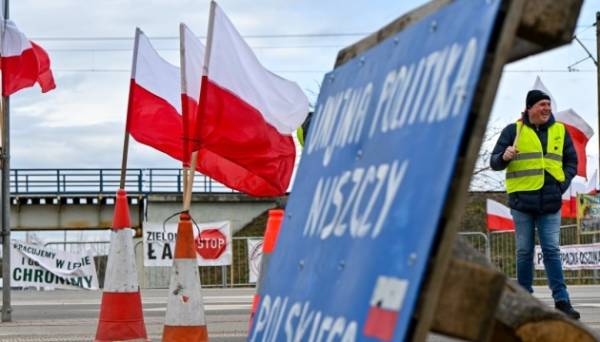 Посол України закликав польських фермерів припинити блокаду кордону