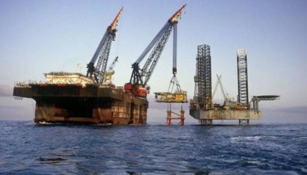 Британія ввозить нафтопродукти РФ, користуючись лазівкою в законі – The Guardian