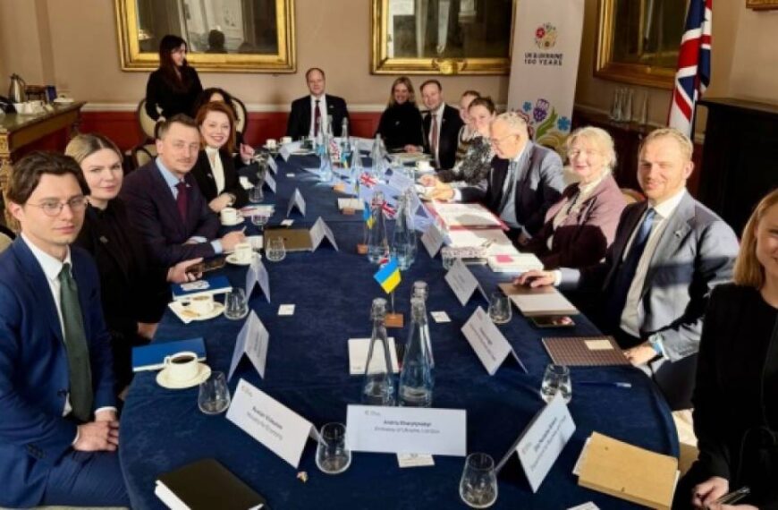 Британія готова інвестувати у проєкти з відбудови України