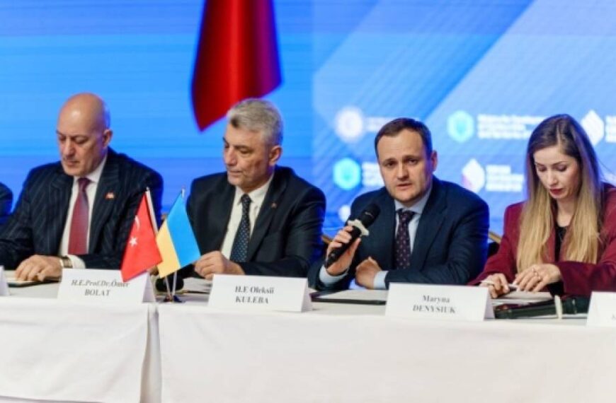 Понад 30 турецьких компаній готові реалізувати проєкти відбудови в Україні – Кулеба