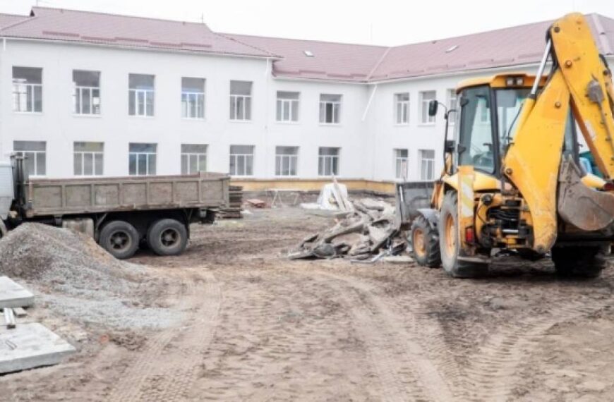 У Малині на Житомирщині відновлюють три освітні заклади, пошкоджені російськими обстрілами