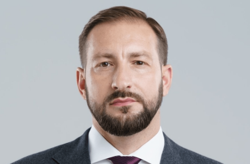 Американсько-український інвестиційний фонд відбудови: як він працюватиме? Олексій Гнатенко, радник та керівник практики Вирішення спорів в Juscutum