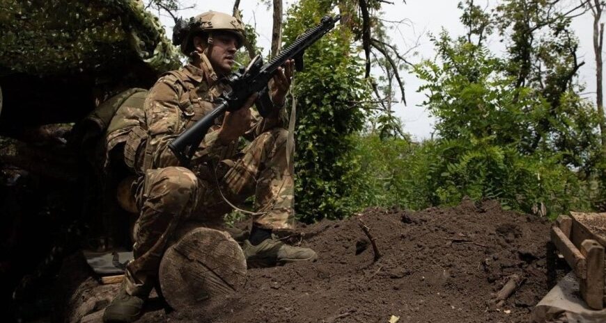 Виплати ЗСУ — кому піднімуть зарплату в червні