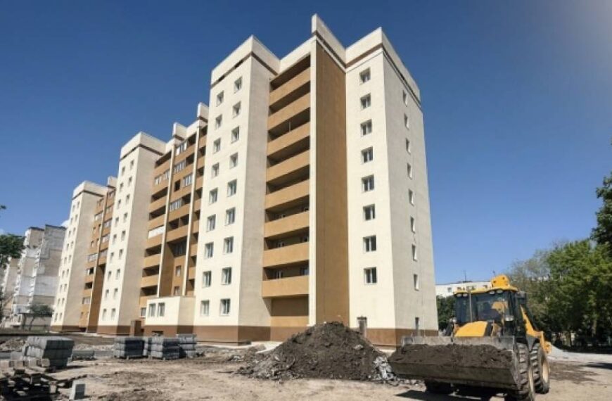 На Одещині завершують відбудову дев’ятиповерхівки, яку росіяни зруйнували у липні 2022 року