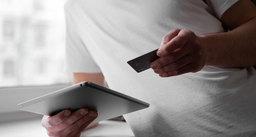 Яку суму можна переказувати на картку без комісії та податку: деталі