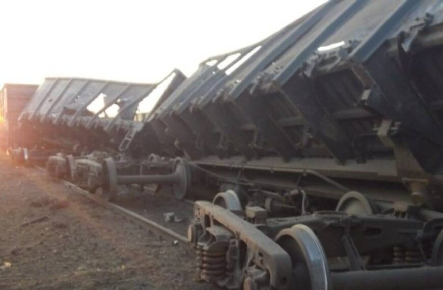 Унаслідок російської атаки пошкоджені залізничні вагони із зерном