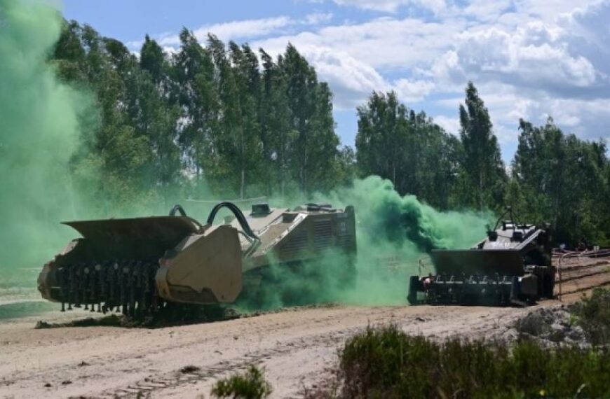 «Легенда» і «Змій»: в Україні випробували техніку для розмінування