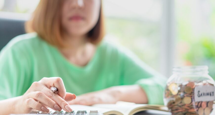 Середня заробітна плата українців у 2025 році зросла: що відомо