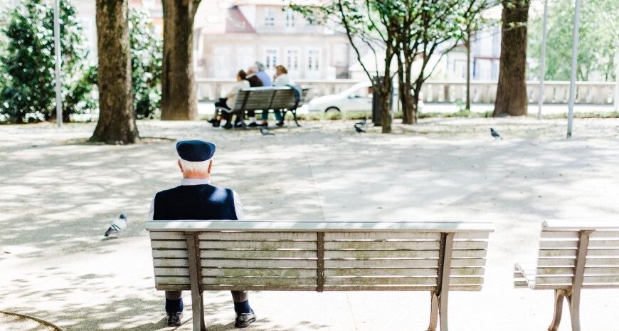 Пенсія в Україні — скільки платитимуть за середньої зарплати