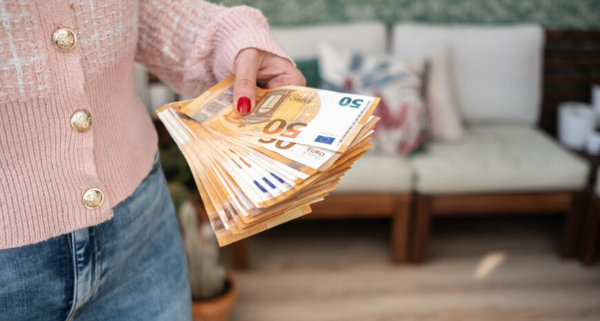 Шалений ріст євро – експерт розповіла, чи буде й надалі курс євровалюти зростати