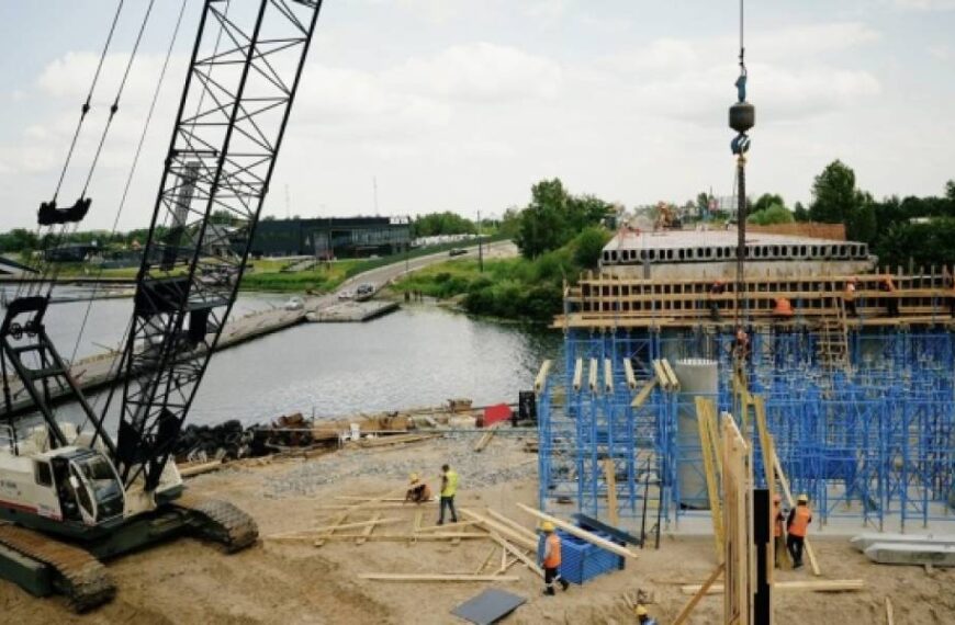 Міст біля ГЕС на Київщині планують відкрити у вересні – як йде відновлення