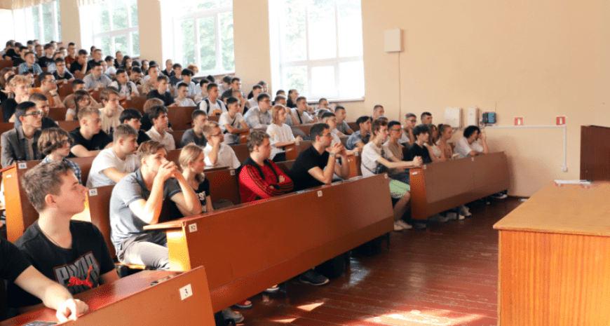 Українці можуть повернути гроші за навчання: що треба зробити