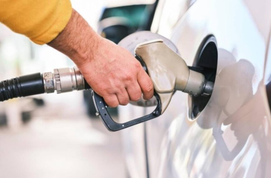 У Росії на тлі зростання цін на пальне планують заборонити експорт бензину – розвідка