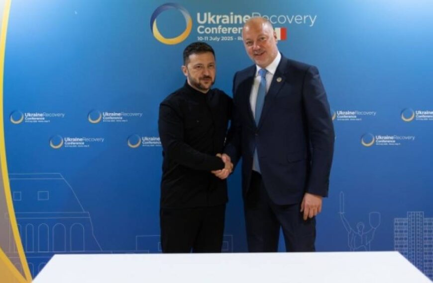 Зеленський обговорив з Премʼєр-міністром Болгарії посилення співпраці у сфері енергетики