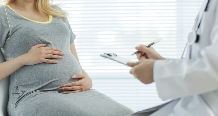 Виплати вагітним — хто отримає 7 тисяч грн