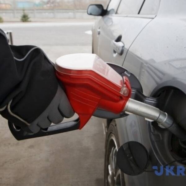 У Росії повністю заборонили до осені експорт бензину