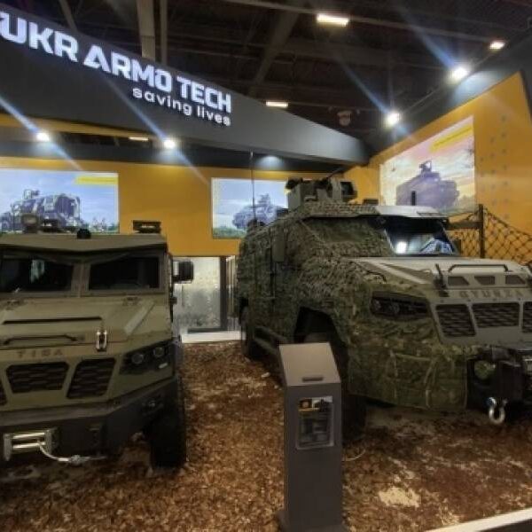 Україна представила на IDEF 2025 у Стамбулі броньовані авто «Гюрза-2» і «Тиса»