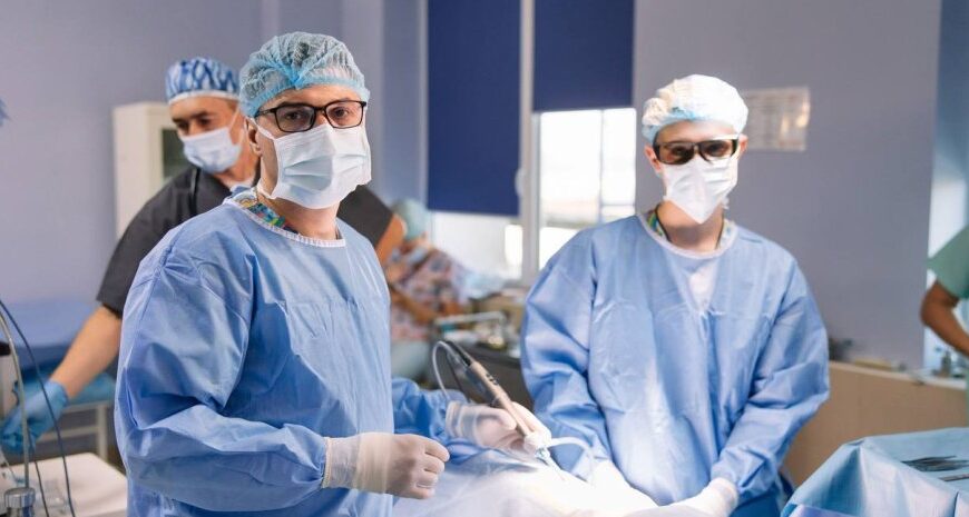 Зарплата медикам — скільки заплатять у серпні