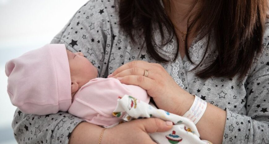 Українцям із дітьми підвищать державні виплати – схвалено відповідний законопроєкт