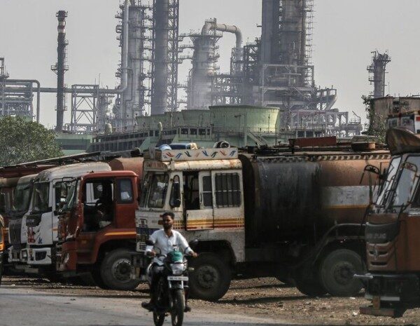 Індія перестала купувати нафту у РФ — НПЗ зупинили закупівлі