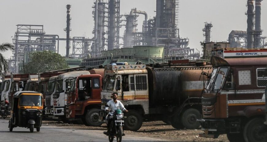 Індія перестала купувати нафту у РФ — НПЗ зупинили закупівлі