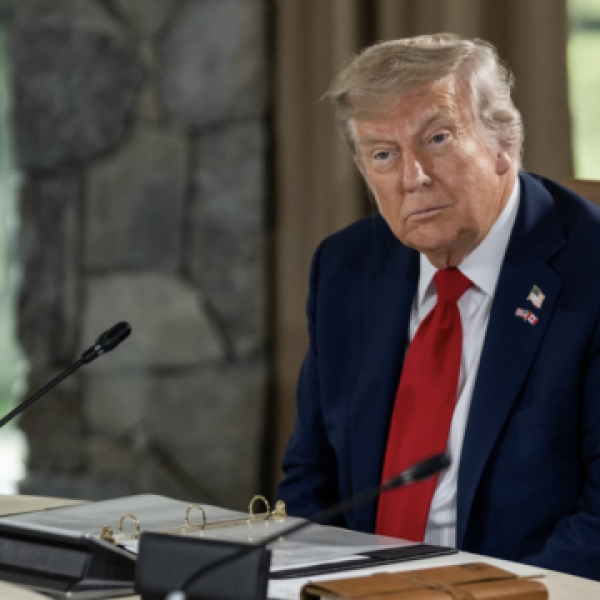 Трамп заморозив обмеження на експорт технологій до Китаю, щоб забезпечити зустріч із Сі – FT