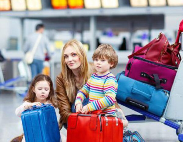 Як виїхати з дітьми за кордон — алгоритм дій