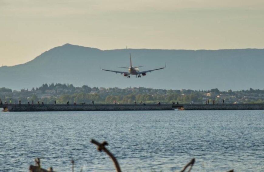 Літаком, поїздом чи автомобілем або Як українцям прокласти маршрут до місця літнього відпочинку