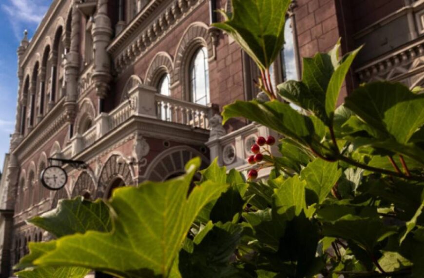 Курси долара та євро на вівторок 22 липня