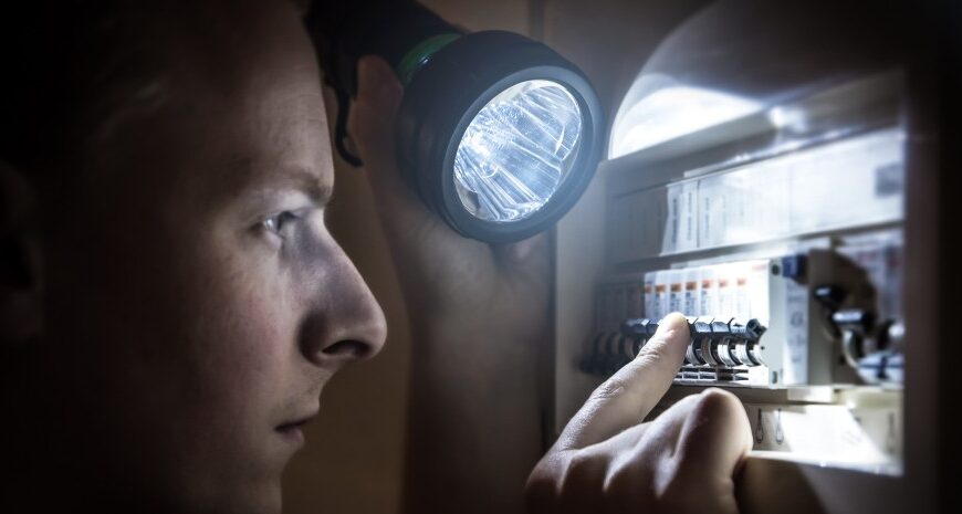 Відключення світла: у Миколаєві стався блекаут, не пов’язаний з атаками ЗС РФ