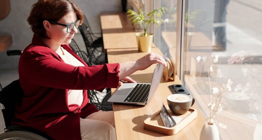 Пенсія по інвалідності: на який період призначаються виплати в Україні