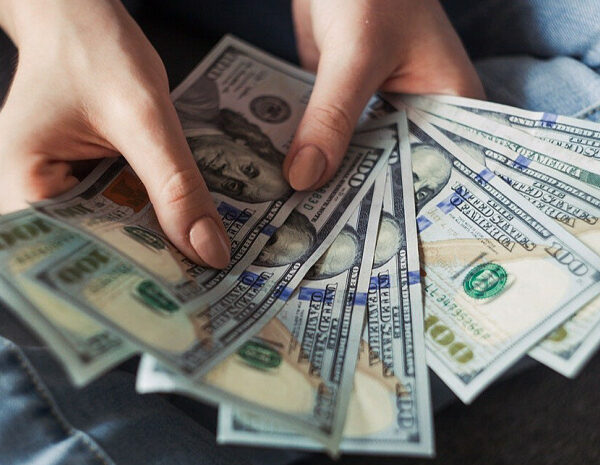 Курс валют в Україні сьогодні та 31 липня — долар і євро дешевшають