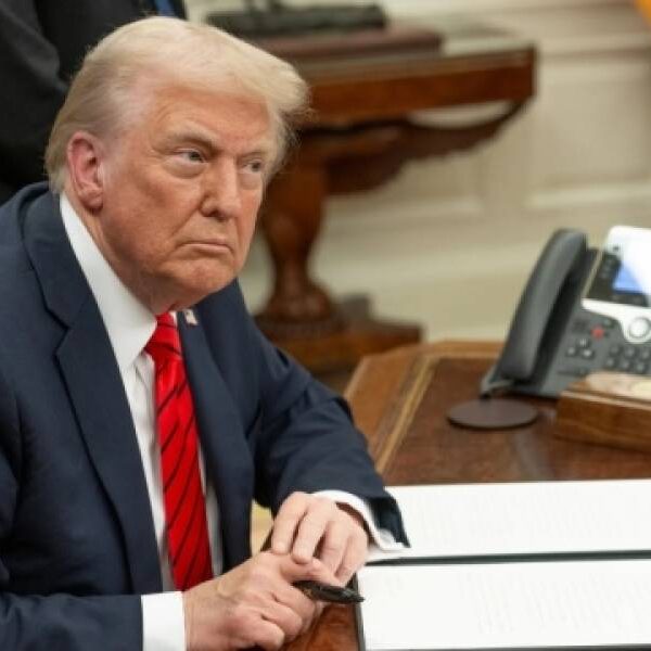 Трамп підвищив імпортні мита на товари з Канади до 35%