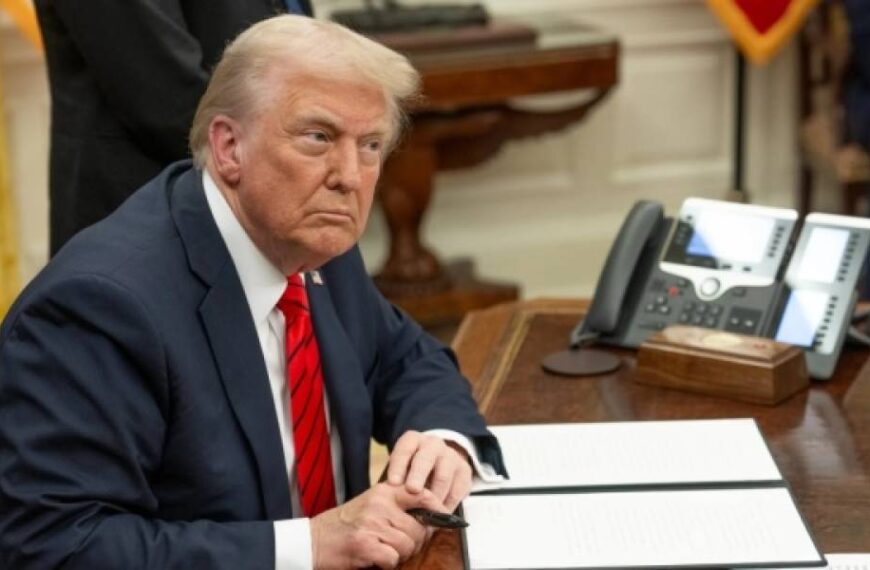 Трамп підвищив імпортні мита на товари з Канади до 35%