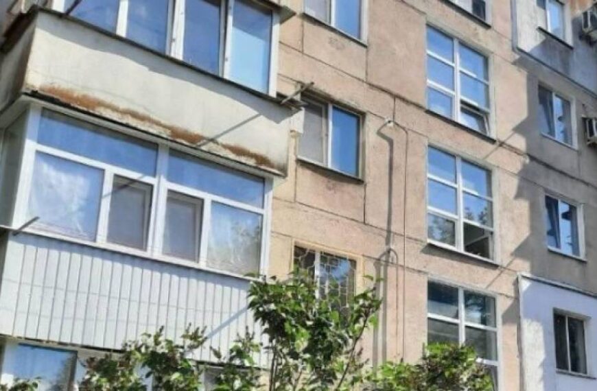 У Миколаєві відновили ще чотири будинки після російських атак