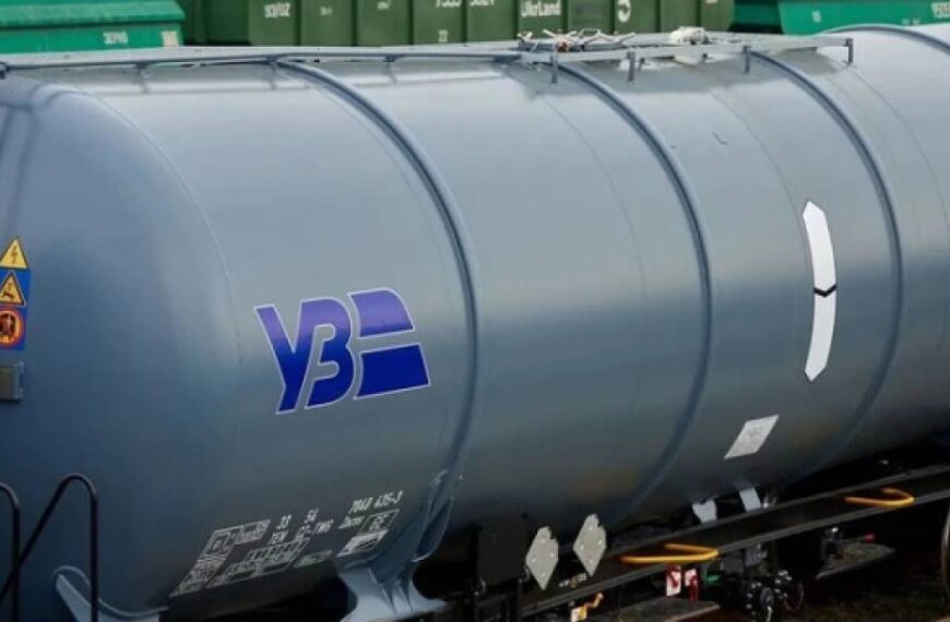 Укрзалізниця вперше доставила нафтопродукти з Німеччини власними цистернами