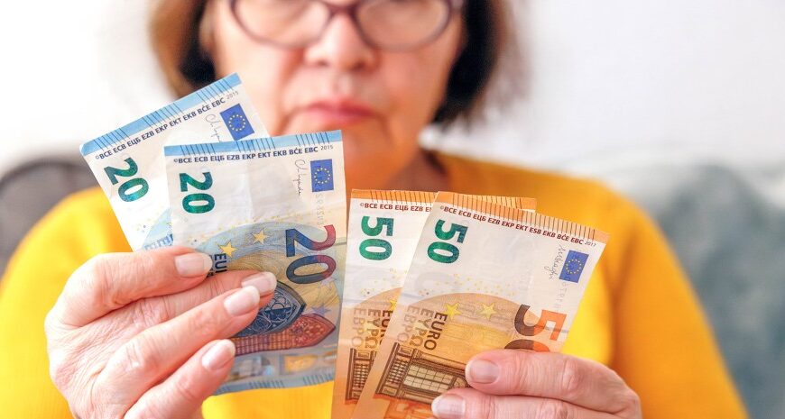 Курс євро — за скільки можна купити євро