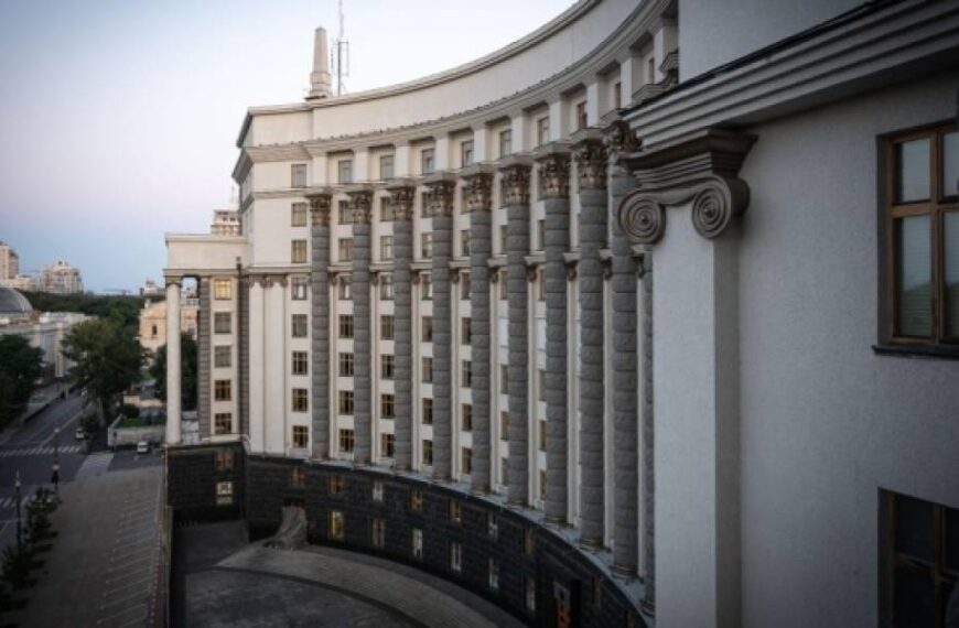 Уряд звільнив громадян із прифронтових територій від сплати за реєстраційні послуги