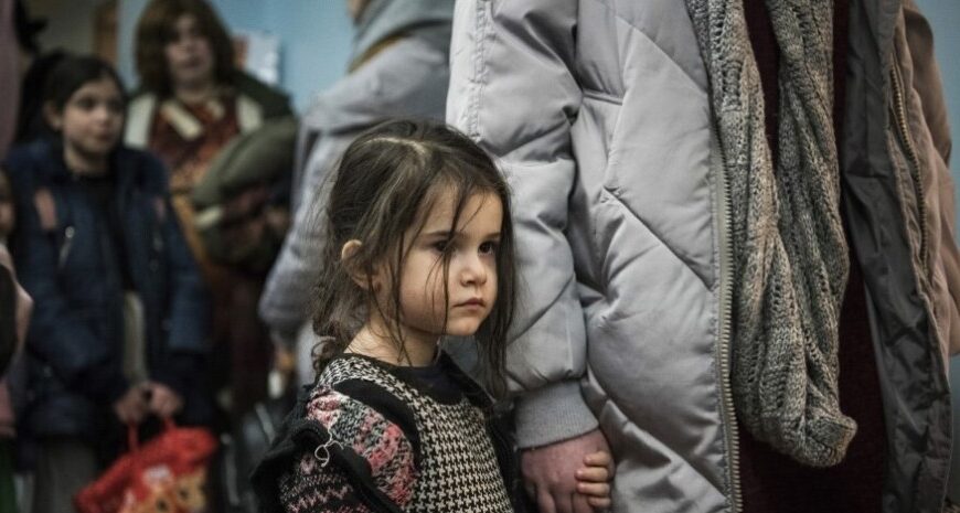 Українці в Європі платять по 250 євро і їдять зіпсовану їжу — фото