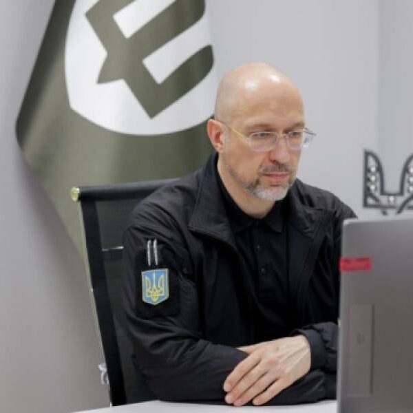 Шмигаль обговорив із керівником Rheinmetall будівництво в Україні заводу з виробництва снарядів