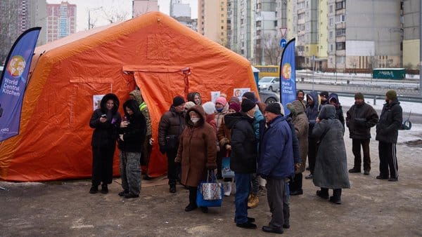 Троєщина у Києві знову з теплом.