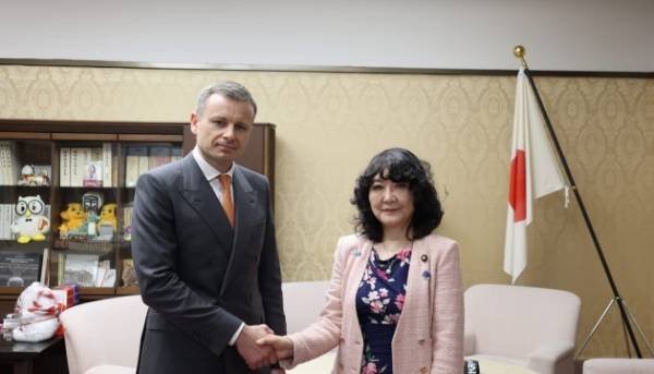 Ukraine and Japan Finance Chiefs Talk Reconstruction and Budget Aid