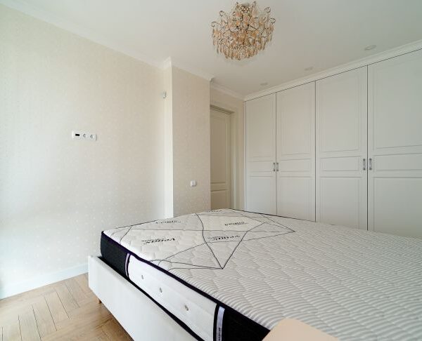 Де не можна вішати дзеркало: помилка у спальні