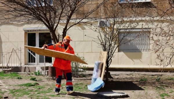 Зруйновані будівлі в трьох областях: в Одесі демонструють, як усувають результати російського&hellip;