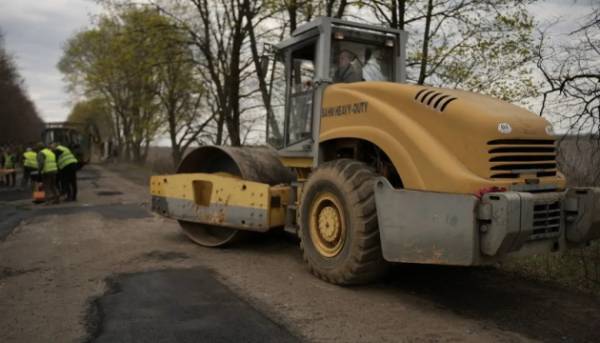 Близько лінії фронту реконструювали понад 2 десятки кілометрів автошляхів.