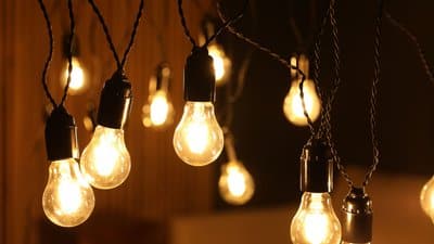 Київщина 9 квітня: відключення світла за розкладом