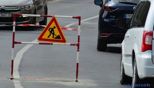 Кабінет міністрів спрямував додаткові 3,5 мільярда гривень на термінове відновлення доріг регіонального&hellip;
