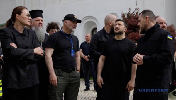 Зеленський у Лаврі: Відновлення буде проведено