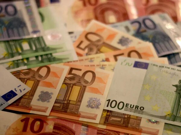Євро знизилося на 9 копійок: НБУ визначив курси валют на 27 липня — Мінфін