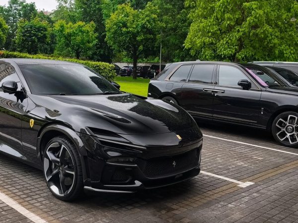 Ferrari Purosangue та SF90 Stradale: чим поповнився автомобільний парк України у 2026 році — Мінфін